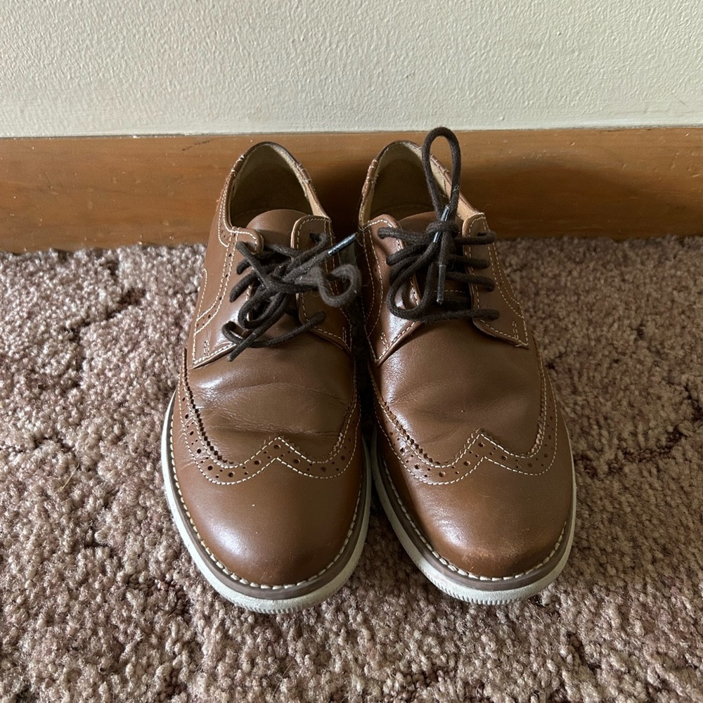 Johnston & Murphy-{Size Big Kids 2}-Tan Full Grain, Kids' Holden Wingtip Shoe - Picture 3 of 7